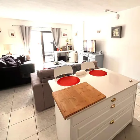 Апартаменты Sea View Penthouse Or With Large Terrace In Cristianos Лос Кристианос