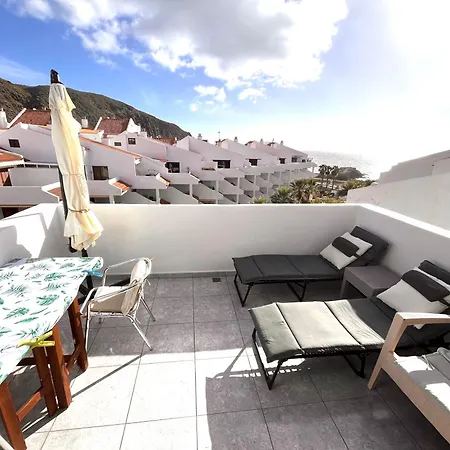 Апартаменты Sea View Penthouse Or With Large Terrace In Cristianos