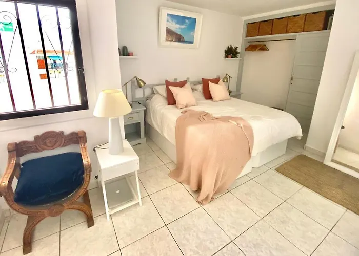 Sea View Penthouse Or With Large Terrace In Cristianos