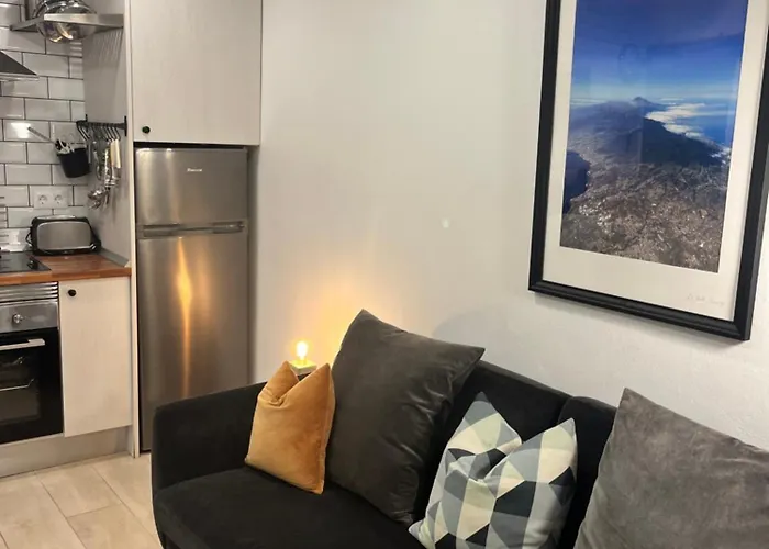 Sea View Penthouse Or With Large Terrace In Cristianos Los Cristianos (Tenerife)