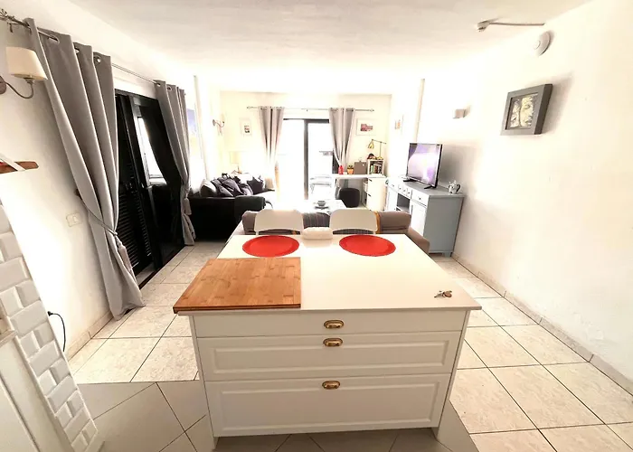 Апартаменты Sea View Penthouse Or With Large Terrace In Cristianos Лос Кристианос